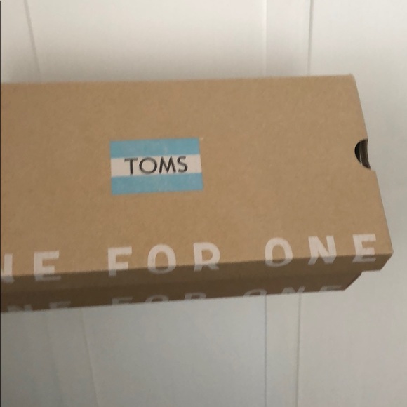 Brand New - Mens Toms - 8.5